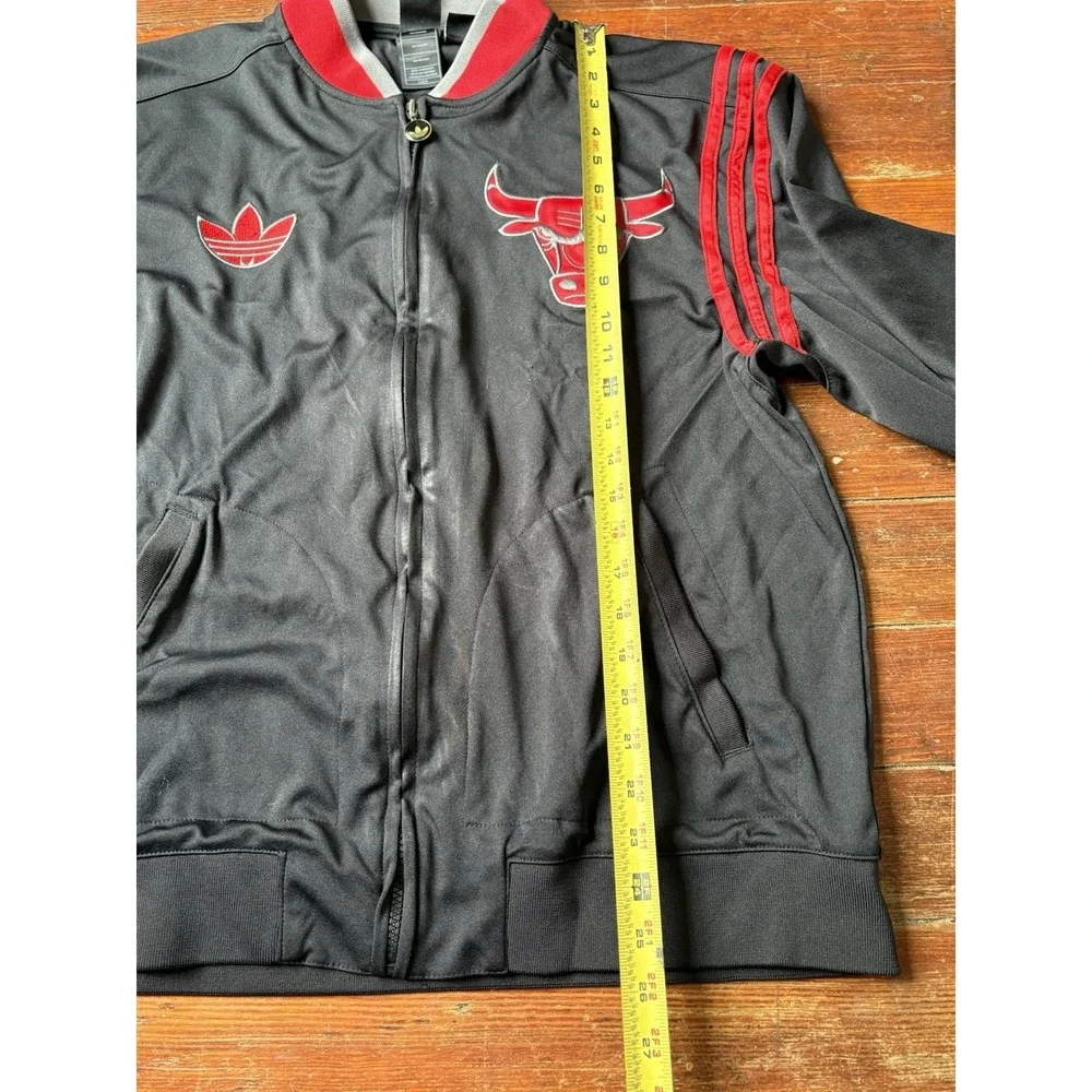 Chicago Bulls NBA Adidas Full Zip Embroidered Warm Up Track Jacket‎ Size Large